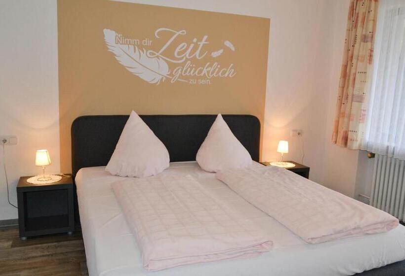 Номер Стандарт с Балконом, Landhotel Kunzental