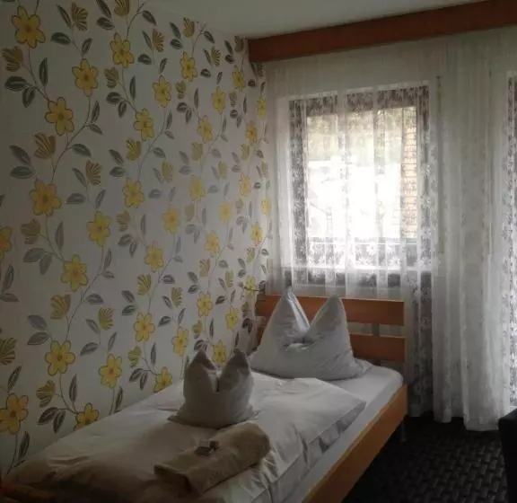 バルコニー付きシングルスタンダードルーム, Pottensteiner Stuben Pension Gasthof