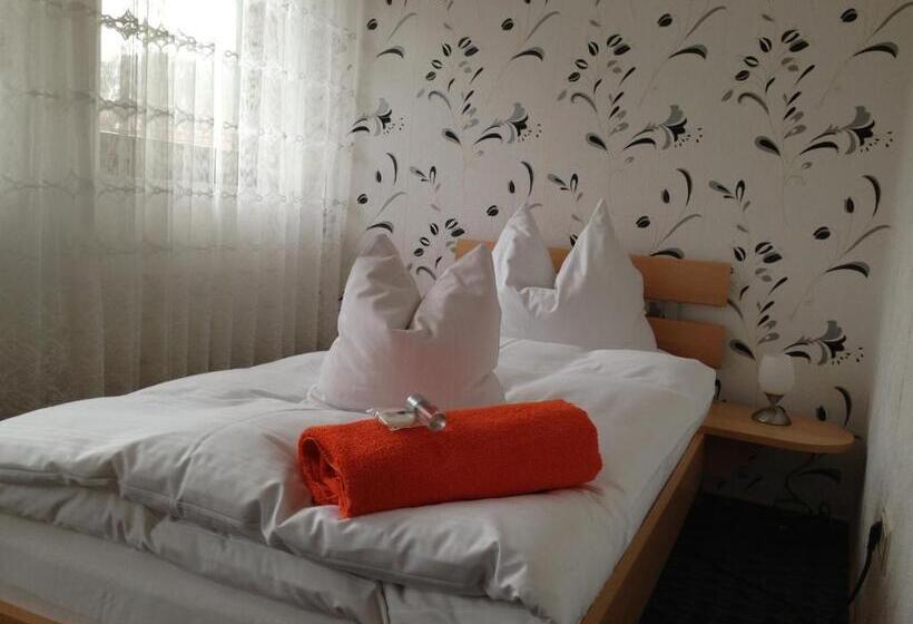 חדר סטנדרט יחיד עם מרפסת, Pottensteiner Stuben Pension Gasthof