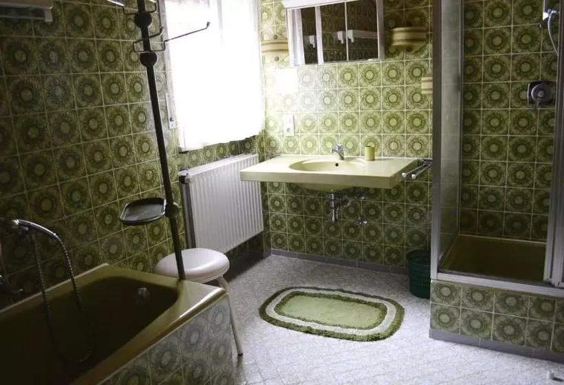 スタンダードルーム, Pottensteiner Stuben Pension Gasthof