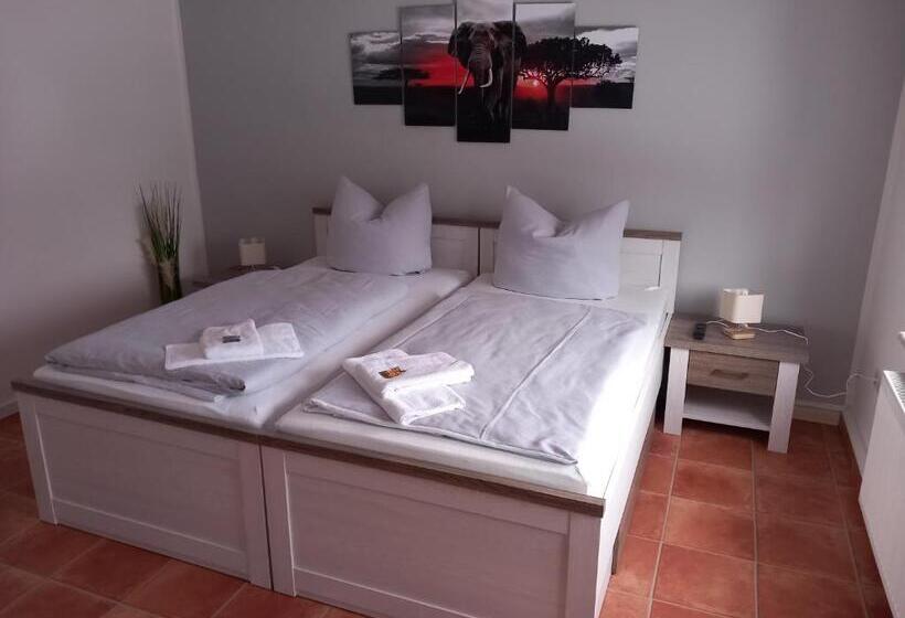 Люкс 3 Спальни, Eintracht