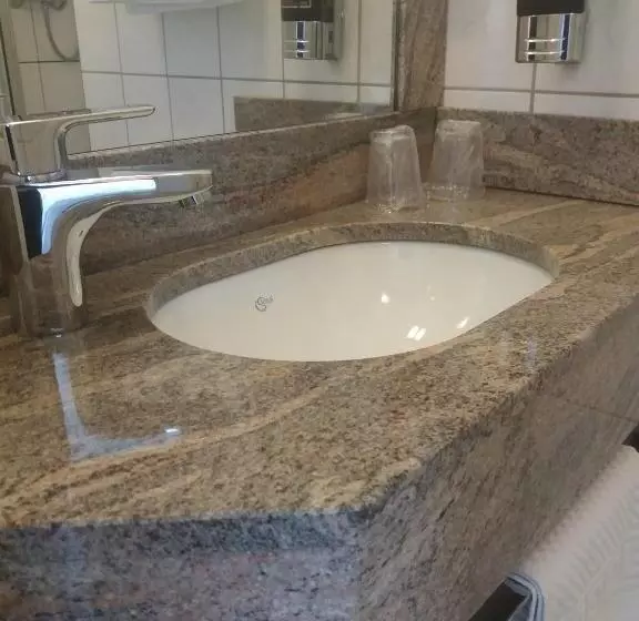 Standard Yhden Hengen Huone, Garni Regent