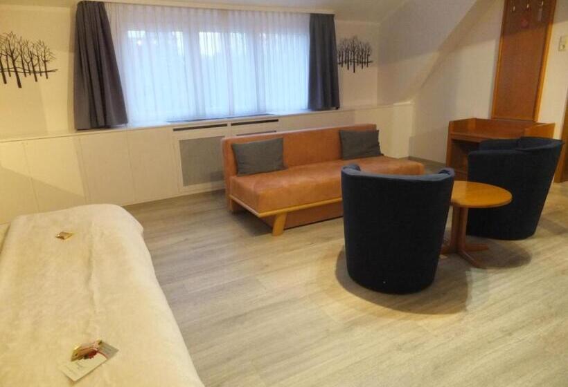 标准三人间, Grütering