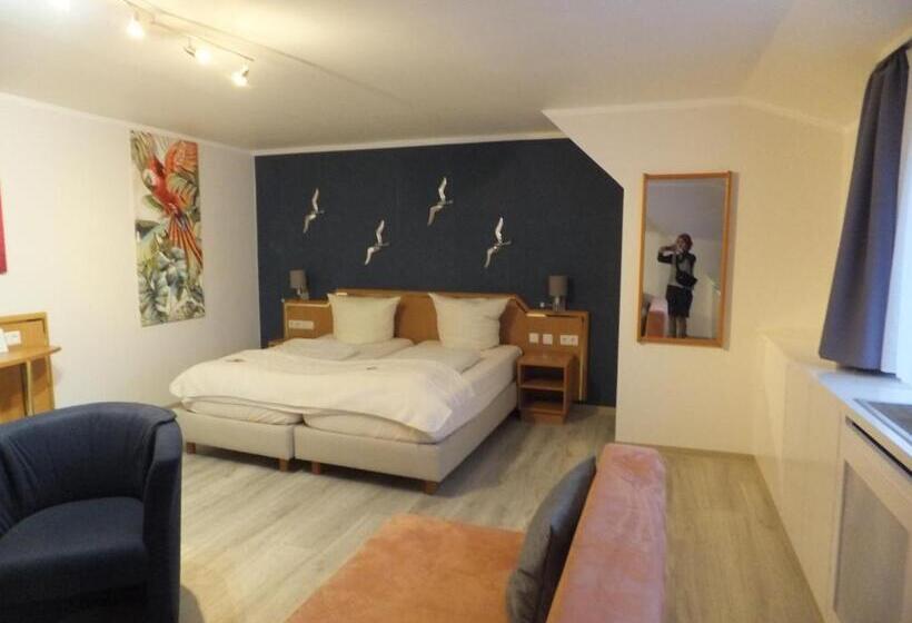 标准三人间, Grütering