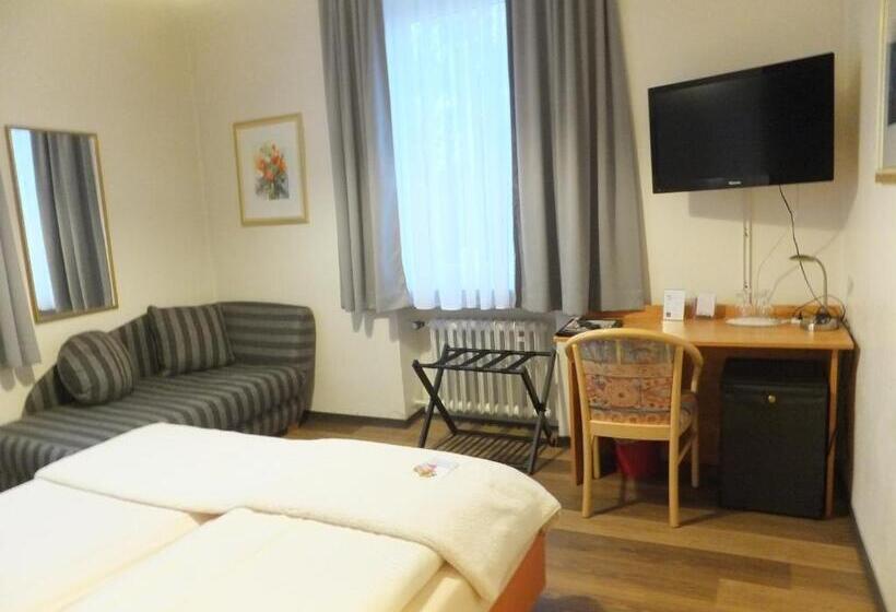 标准三人间, Grütering