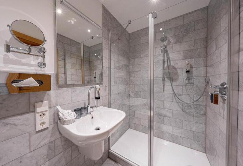 اتاق خانوادگی, Logierhaus Am Rathaus