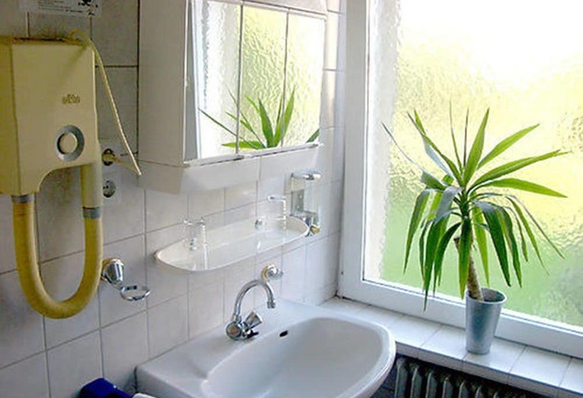 غرفة أساية فردية حمام مشترك, Neustadt