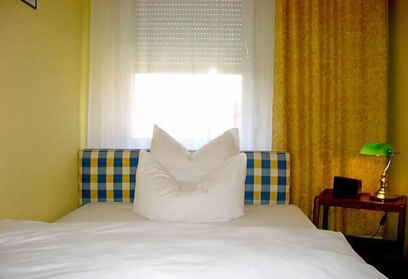 غرفة أساية فردية حمام مشترك, Neustadt