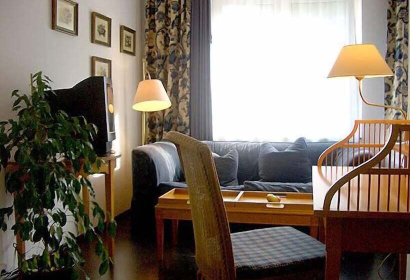 غرفة بيزنس, Neustadt