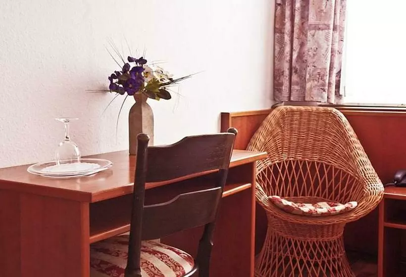 スタンダードシングルルーム, Restaurant Knechtstedener Hof