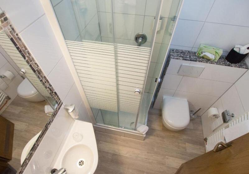 Standard Room, Restaurant Zum Babbelnit