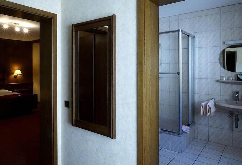 스탠다드 룸, Restaurant Stremme