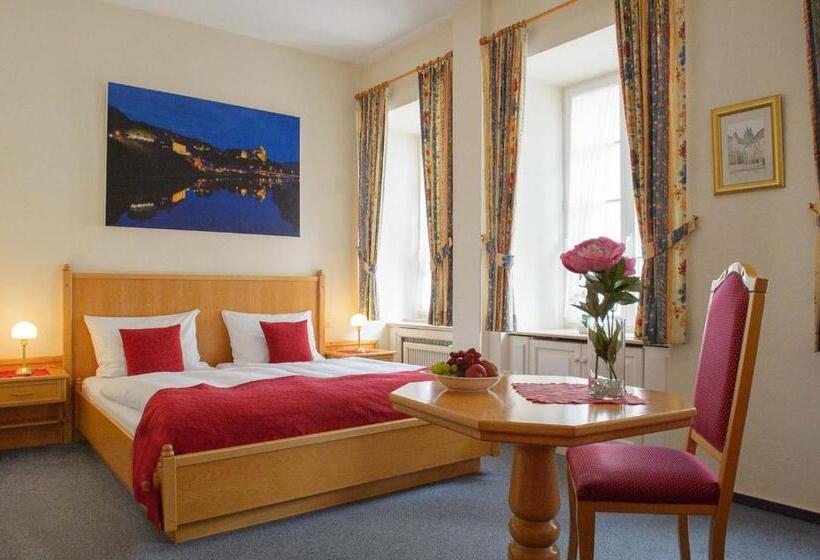 Номер Стандарт, Wirtshaus Zum Pferdemarkt