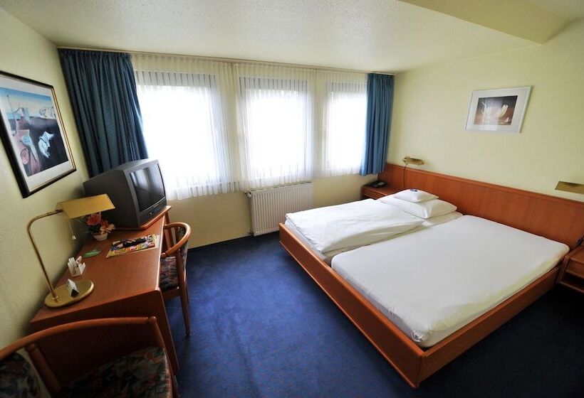 标准单人间, Zur Flora