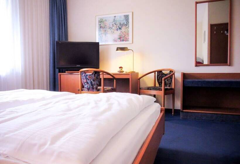 标准单人间, Zur Flora