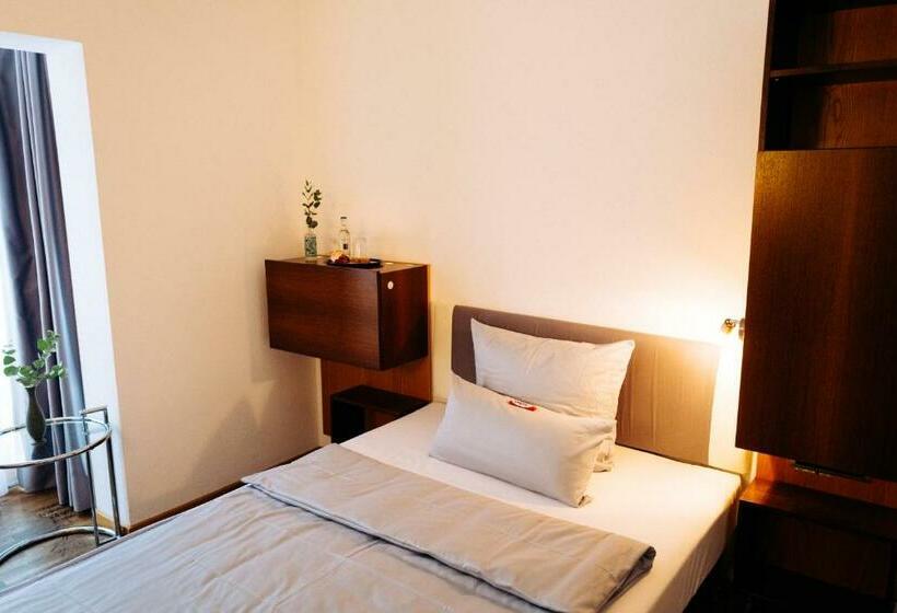 اتاق استاندارد یک نفره, Lint Hotel Köln