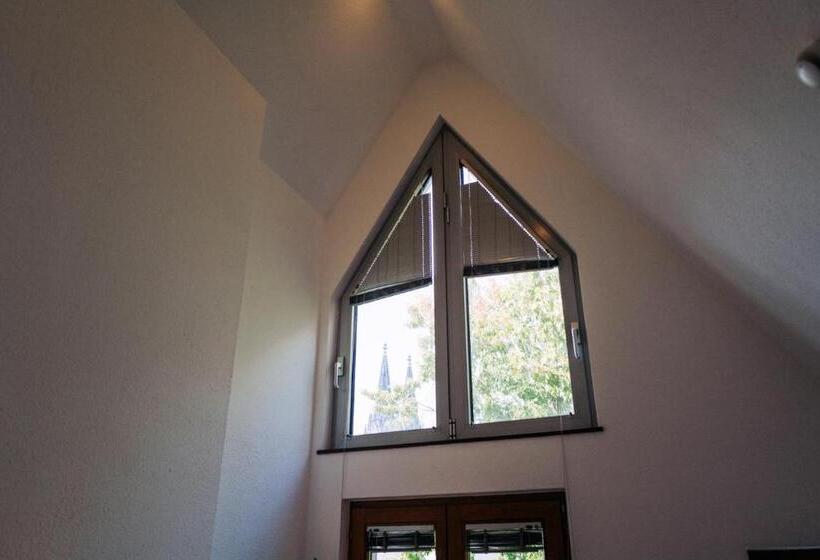 اتاق لوکس با بالکن, Lint Hotel Köln