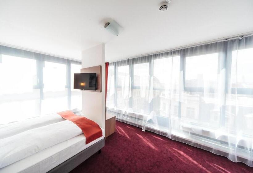Номер Стандарт Трехместный, Mcdreams Hotel Leipzig