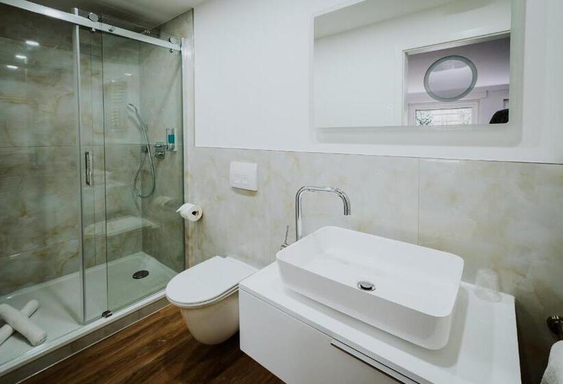 Номер Стандарт Трехместный, Robrooks Hotel Garni