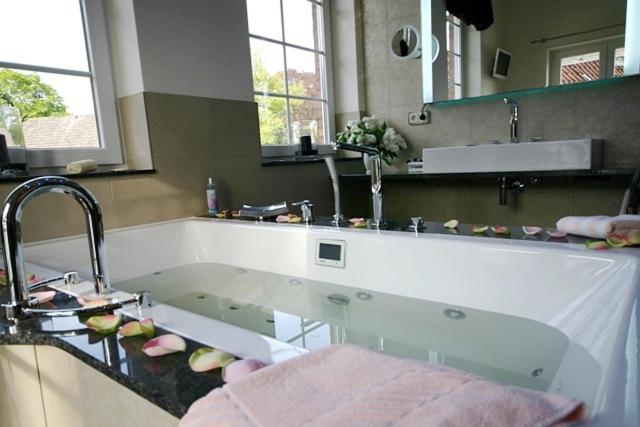 자쿠지 스위트, Rüter S Hotel & Restaurant