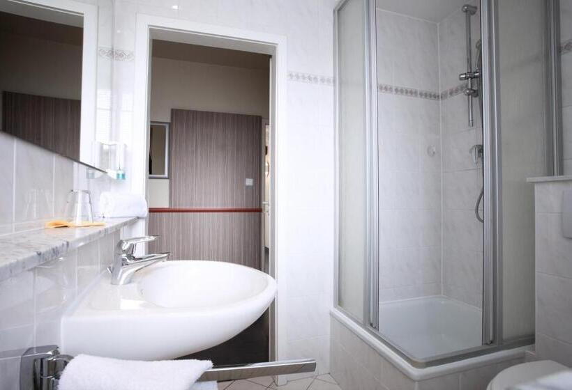 标准三人间, Trip Inn Hotel Ariane