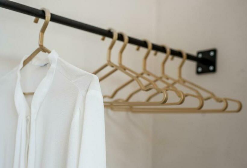 חדר סטנדרט עם מיטת קינג, B Guest Sleep & Retreat