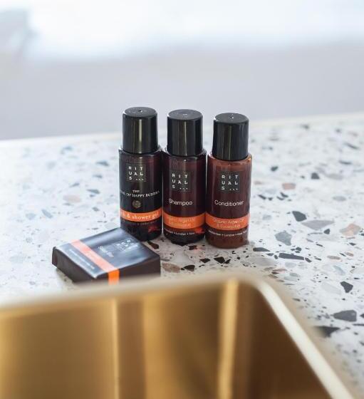 חדר סטנדרט עם מיטת קינג, B Guest Sleep & Retreat