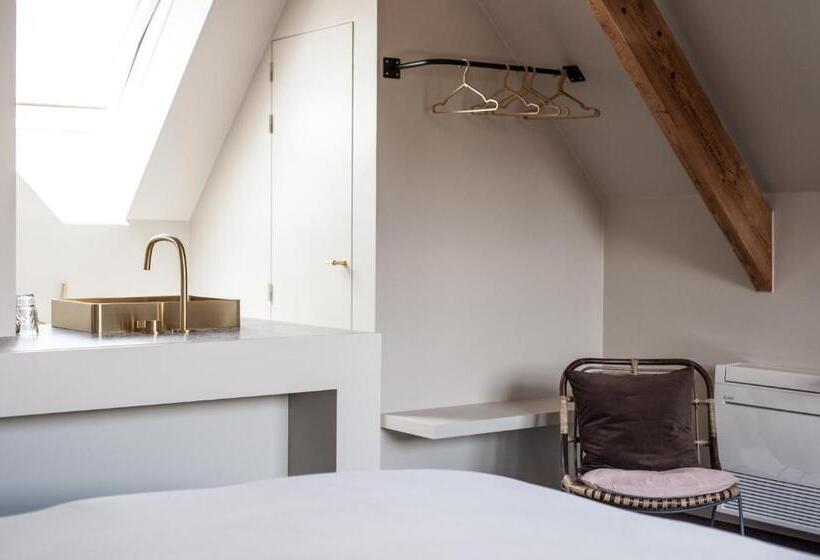 סוויטה עם מרפסת, B Guest Sleep & Retreat