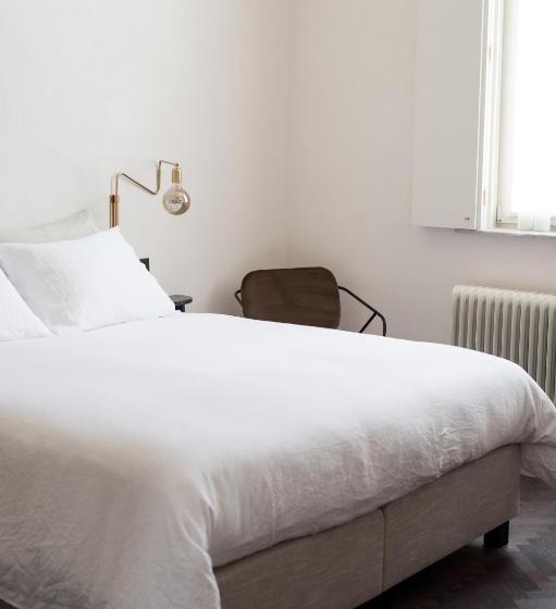 חדר דחוקס עם מיטת קינג, B Guest Sleep & Retreat