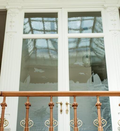 סוויטה עם מרפסת, B Guest Sleep & Retreat