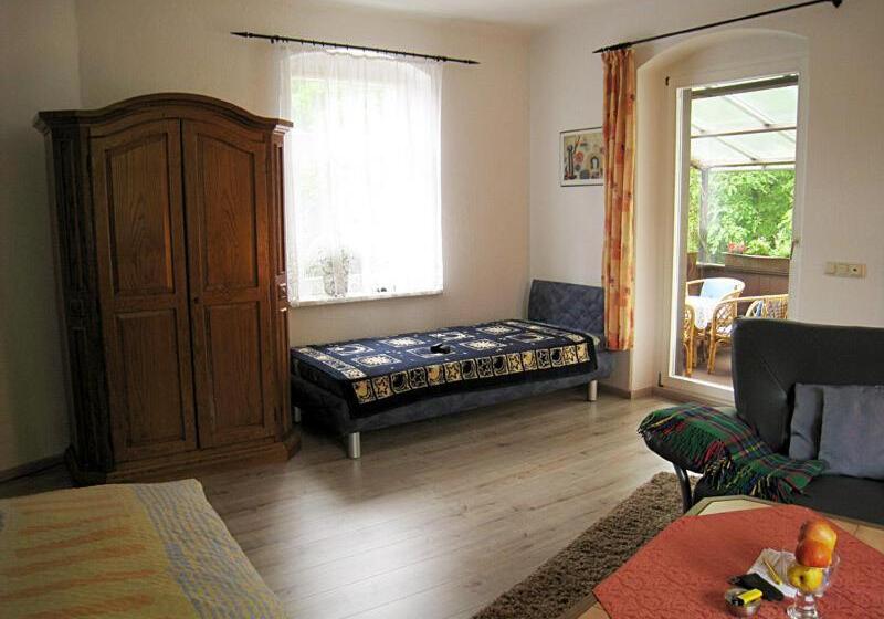 标准三人间, Pension Königswald
