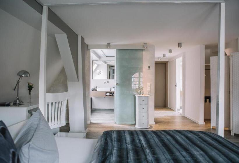 스위트, Boutique Hotel Pfauen