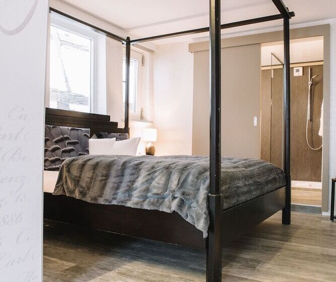 디럭스 룸, Boutique Hotel Pfauen