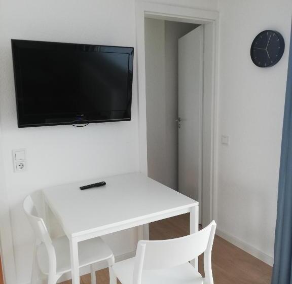 דירה בת חדר שינה 1 עם מרפסת, City Hotel Und City Apartments Centrum