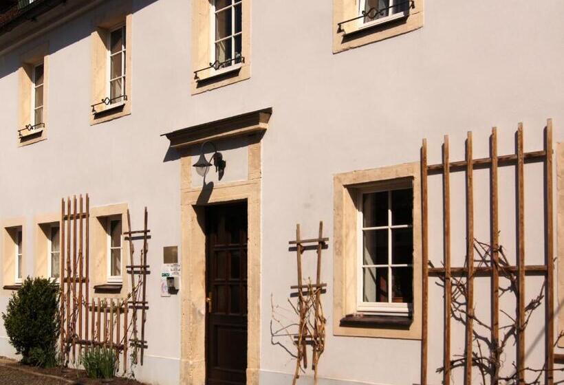 غرفة قياسية ثلاثية, Alt Coswigerhof