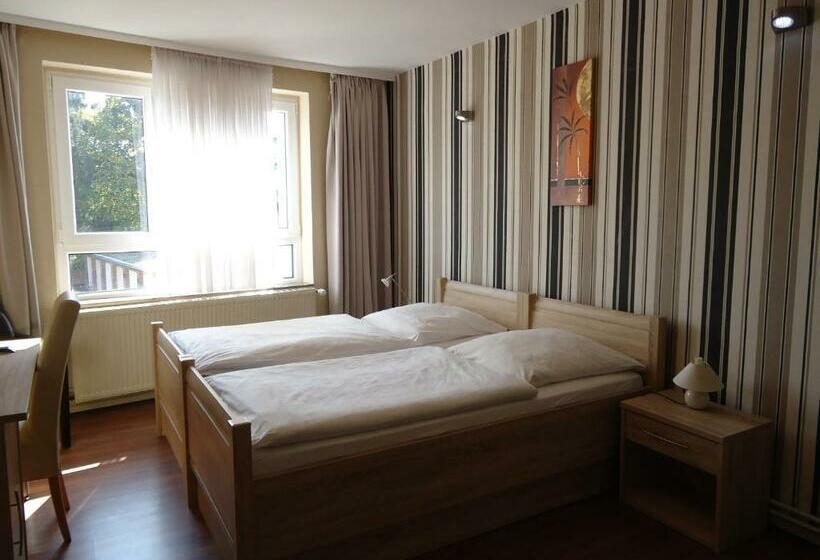 标准间, Am Schloss