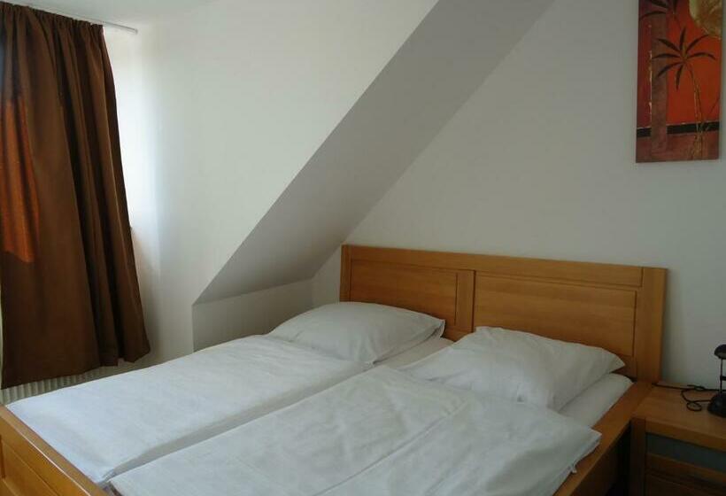 标准间, Am Schloss