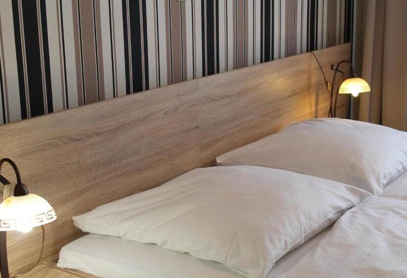 标准间, Am Schloss