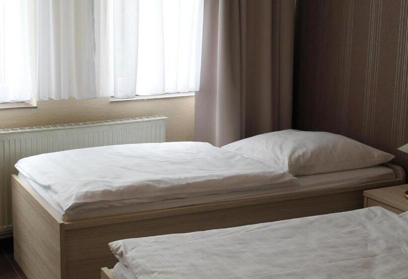 标准间, Am Schloss