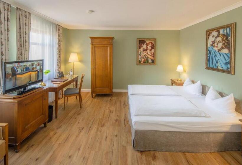 Номер Superior, Arador