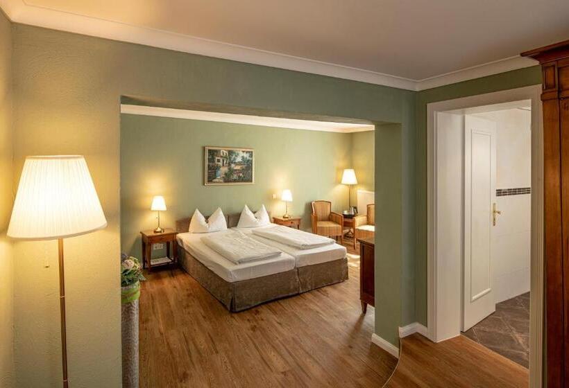 Номер Superior, Arador