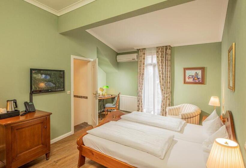 Номер Superior, Arador