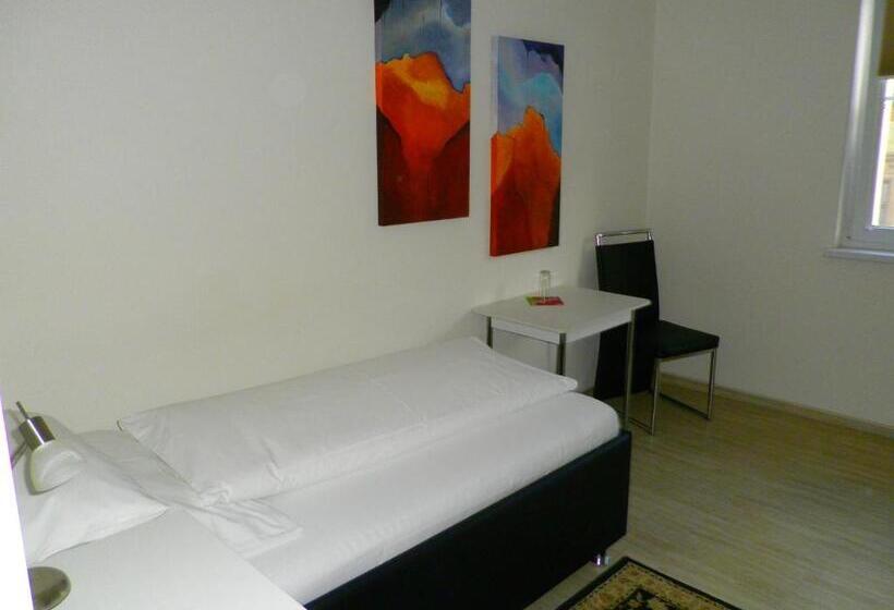 スタンダードシングルルーム, Astra