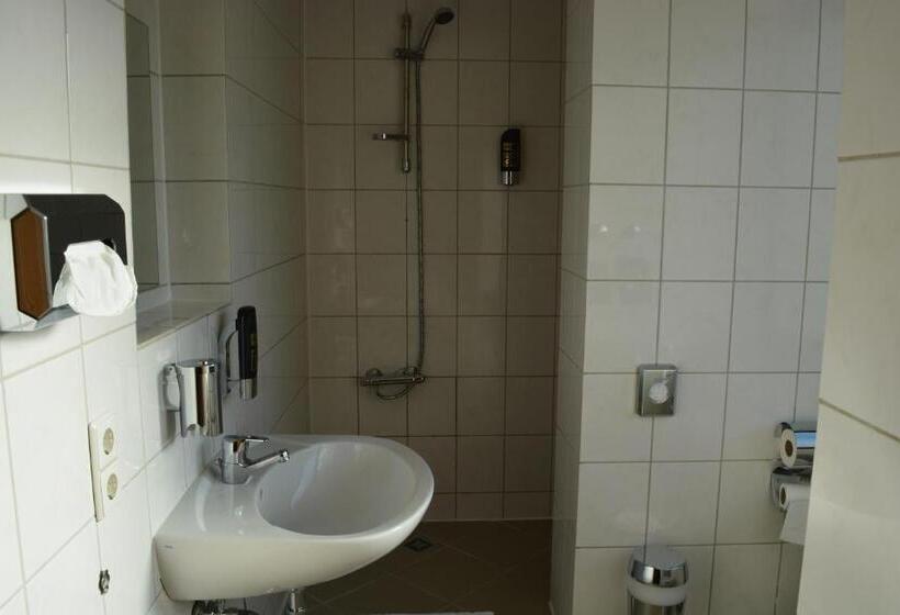 标准单人间, B&d