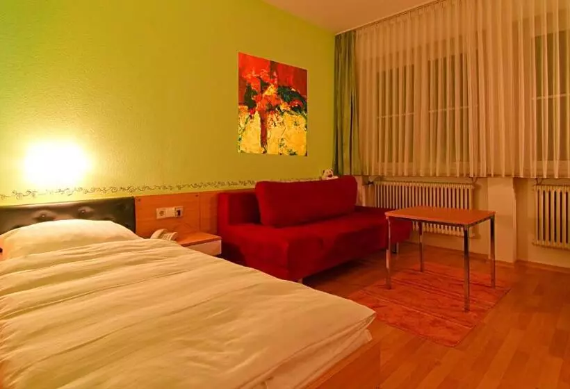 Standard Yhden Hengen Huone, Bären Trossingen