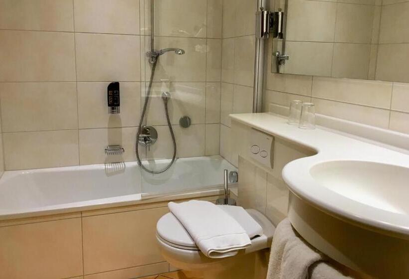 패밀리 룸, Engel