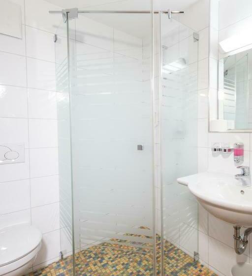 Quarto Estandar Individual, Jägerhaus