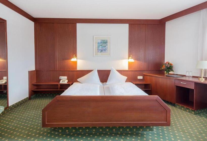 Quarto Estandar Individual, Jägerhaus