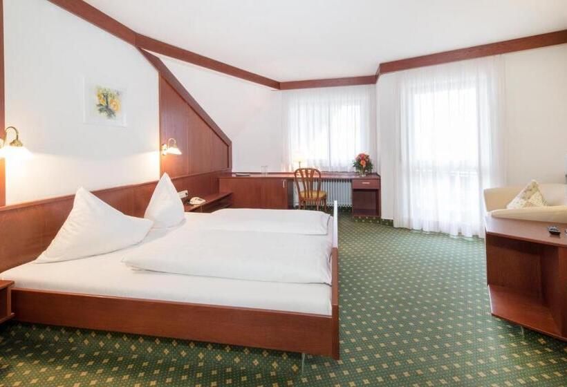 Quarto Estandar Individual, Jägerhaus