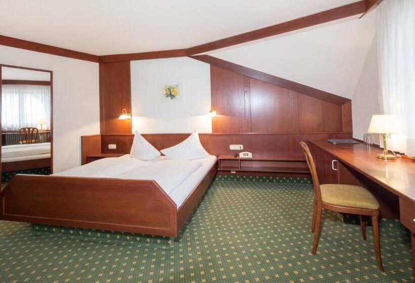 Quarto Estandar Individual, Jägerhaus